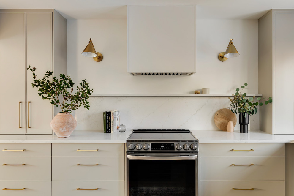 Transitional kitchen photo in Calgary