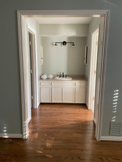 Bathroom of the Week: Bright and Sophisticated in Wood and White (12 photos)