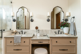 10 Ideas for Bathroom Vanity Lighting and Mirror Arrangements (10 photos)