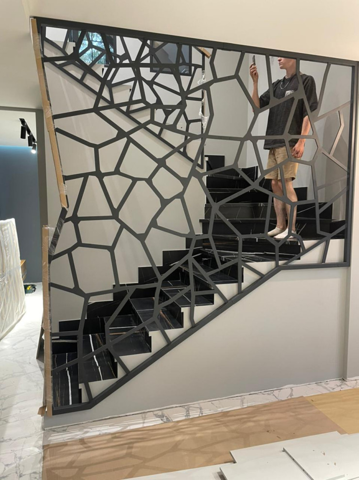 металлическое ограждение лестницы