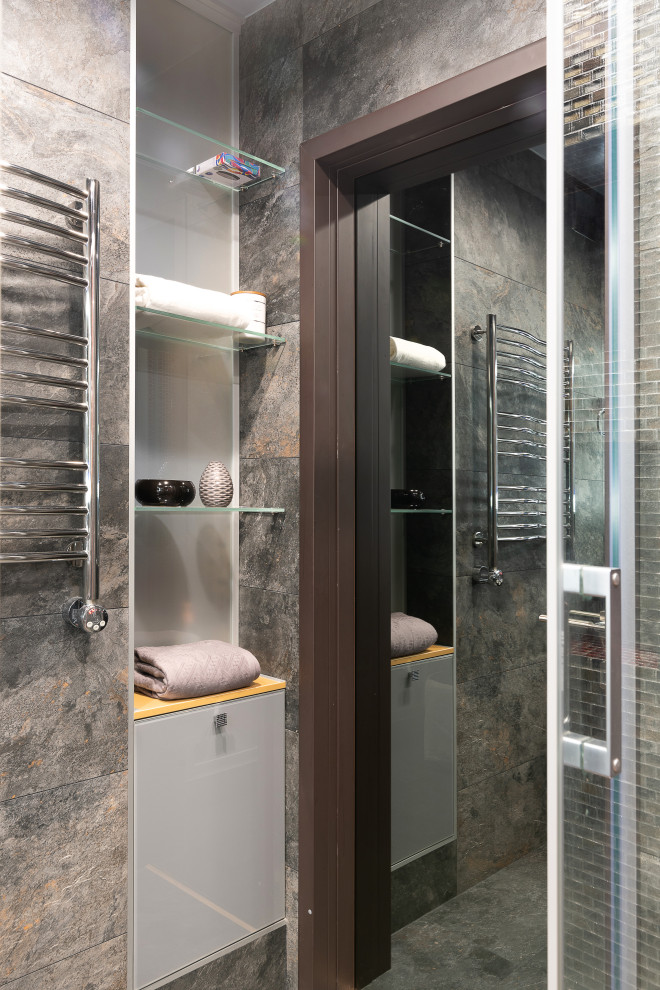 Разные полюса.