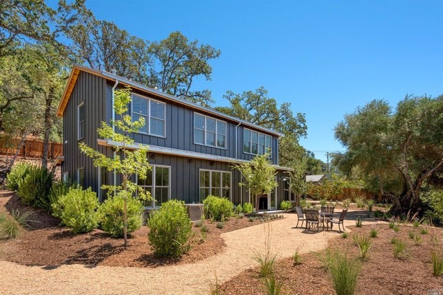Creekside Contemporary lantlig-fasad