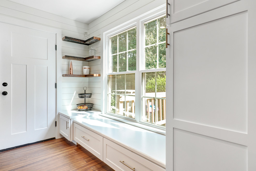 Transitional kitchen photo in DC Metro