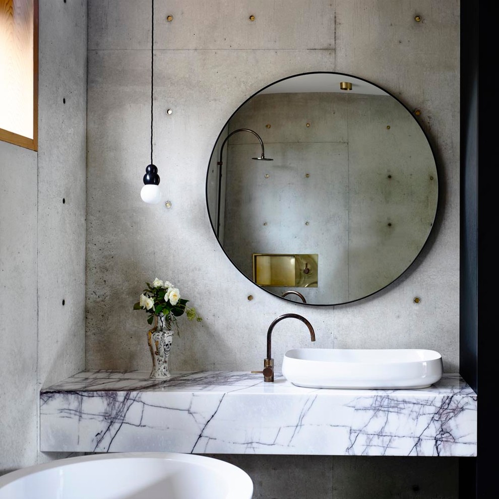 This is an example of a modern bathroom in Geelong.