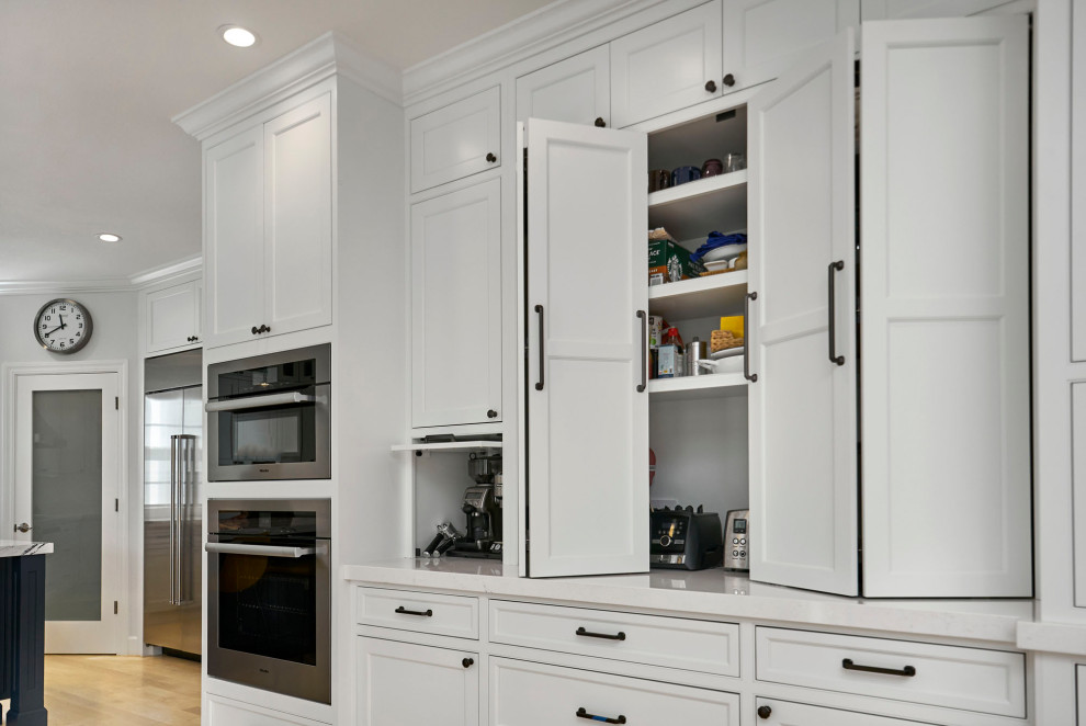 Inspiration for a transitional kitchen remodel in San Francisco