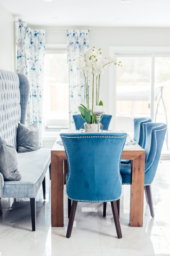 Inspiration for a transitional home design remodel in Toronto