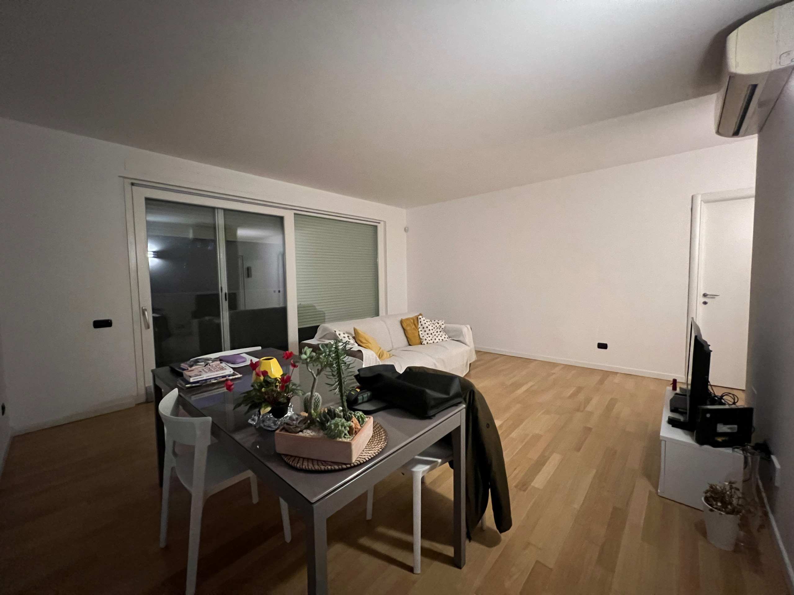 Ristrutturazione e Interior Design della Zona Giorno a Peschiera Borromeo