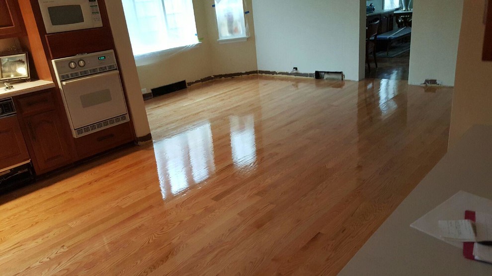 3 1/4" Amish Red oak- Natural with poly