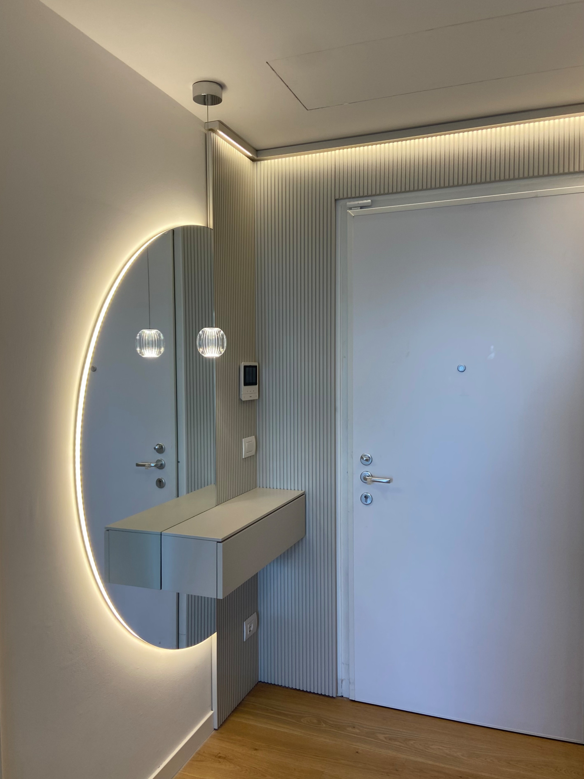 Ingresso - Un luminoso trilocale in zona Aurelio