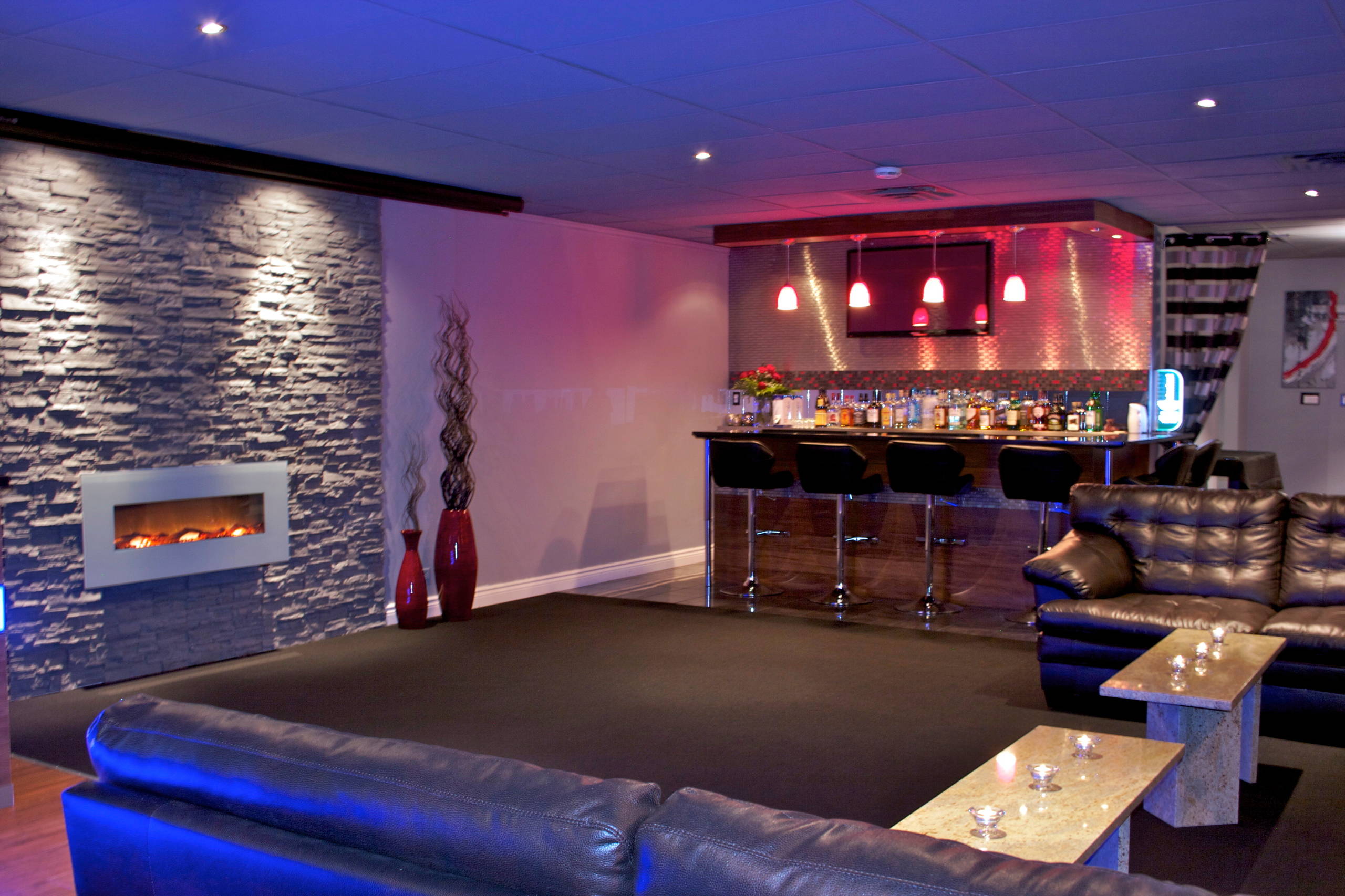 Lounge & Bar