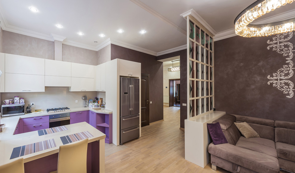 Столовая-гостиная в сиреневым акцентом
