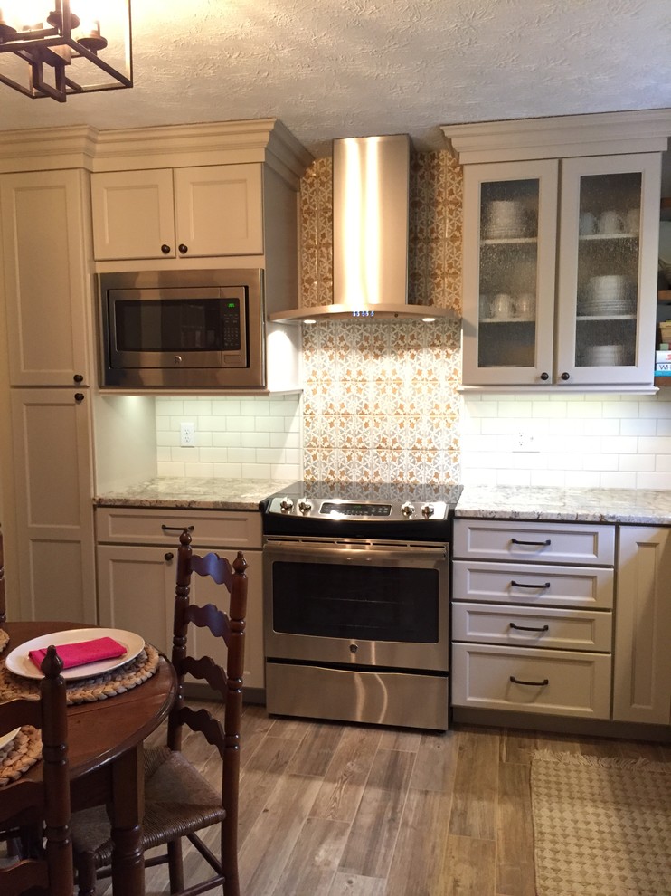 Inspiration for a rustic kitchen remodel in Cincinnati