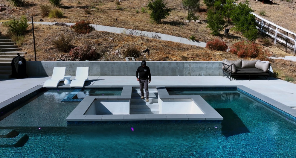 Agoura Hills New Build - Lobo Canyon