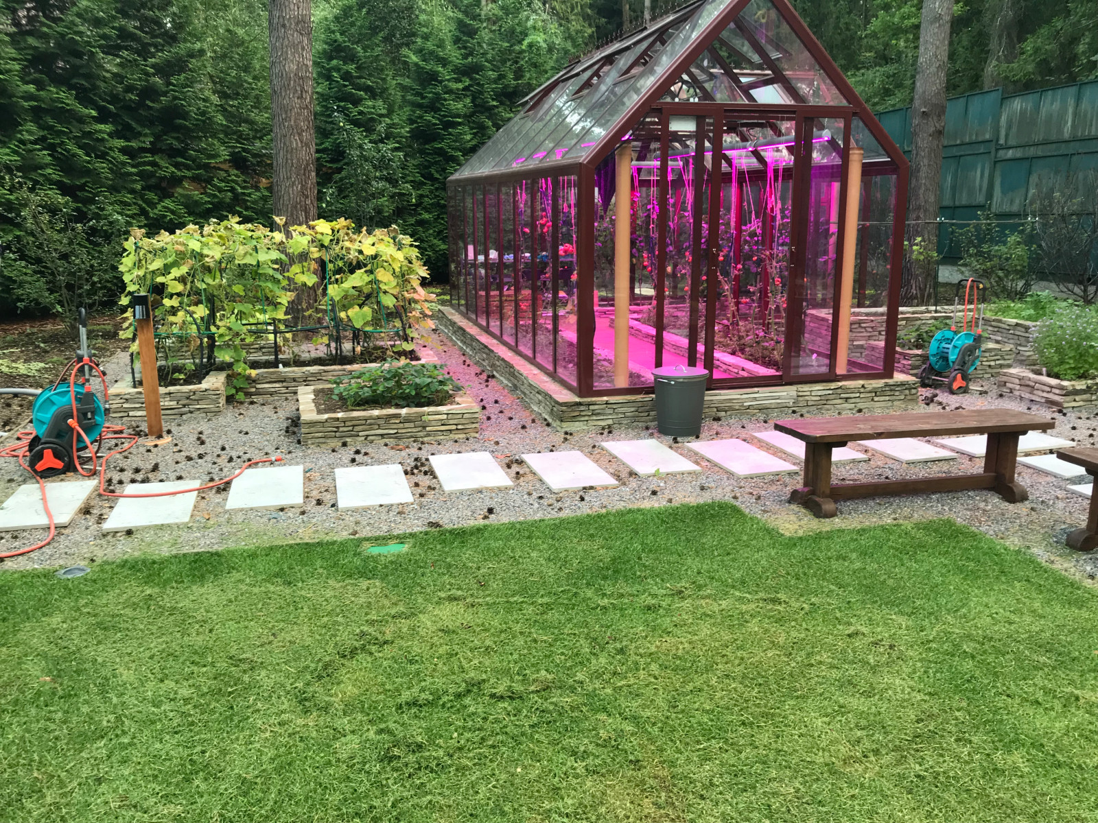 Участок в регулярном стиле