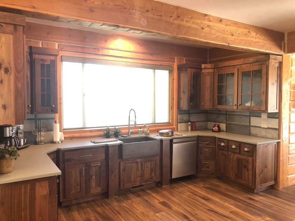 Kitchen - rustic kitchen idea