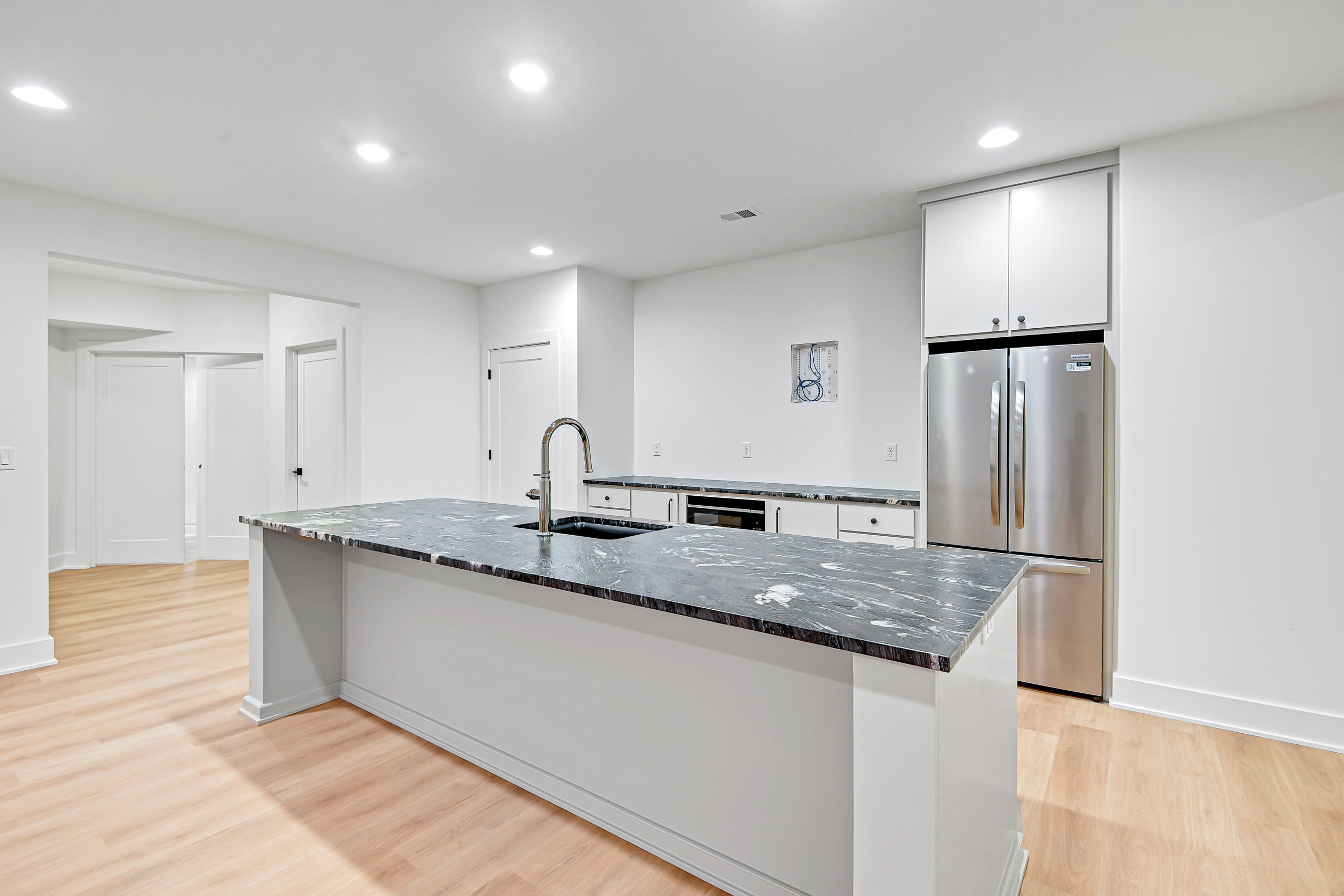148th and Switzer, Custom Build