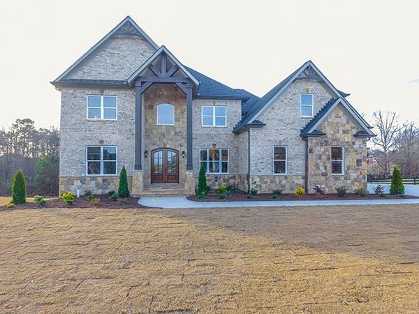Transitional home design photo in Atlanta