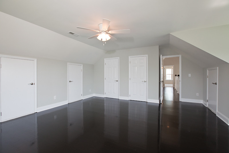 422 N Colony