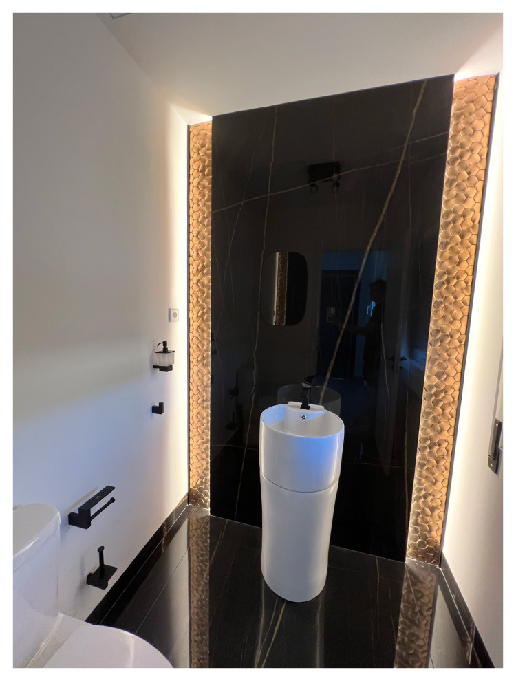 Ejemplo de aseo de pie minimalista pequeño