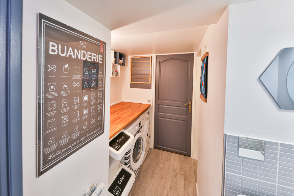 Danish laundry room photo in Paris