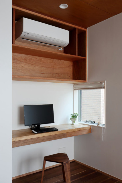 積み重なりの家 japanisch-modern-arbeitszimmer