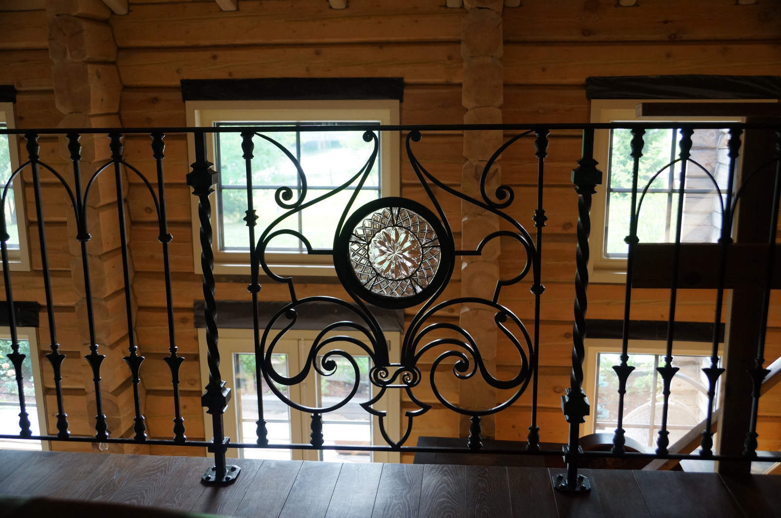 металл в интерьере ограждение