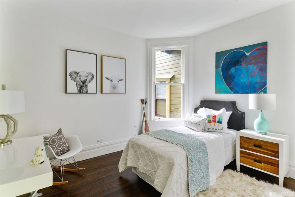 Example of a transitional home design design in San Francisco