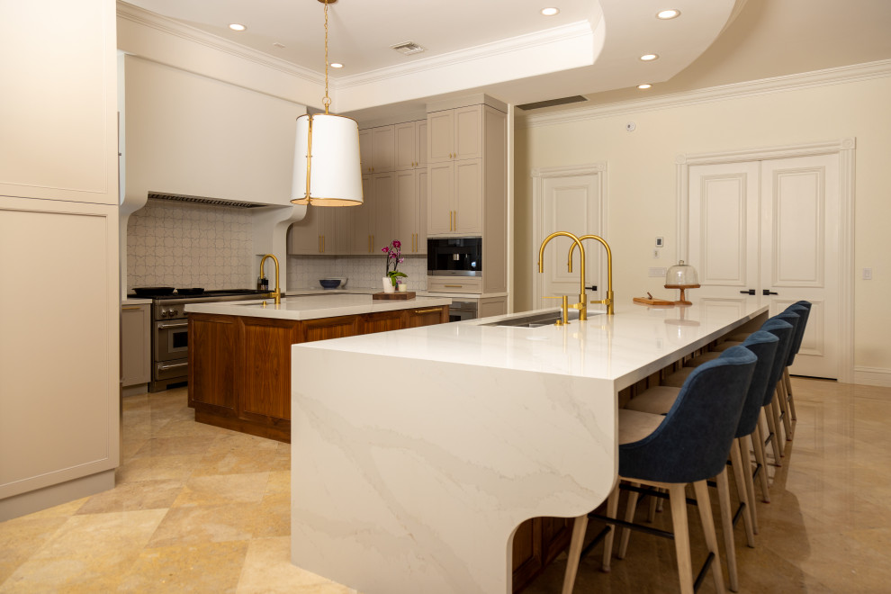 Example of a transitional home design design in Miami