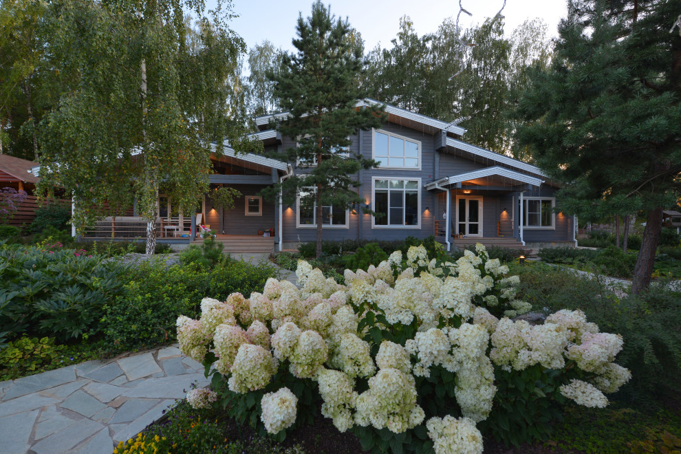 Озеро в лесу. Посёлок Приволье.