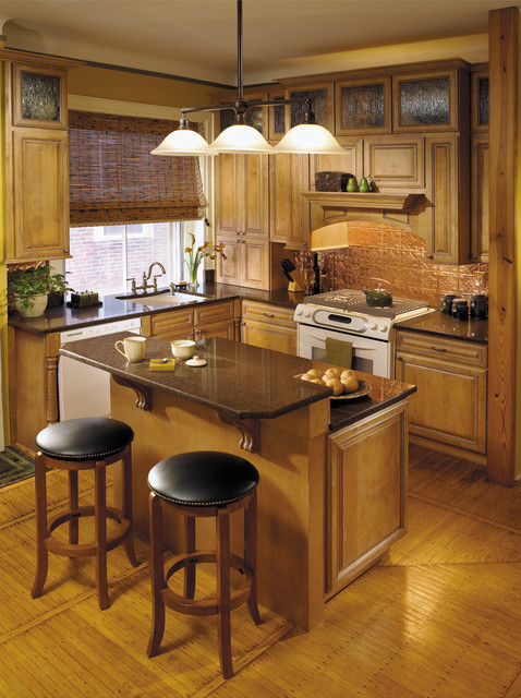 StarMark Cabinetry Kitchen in Augusta door style in Maple - Traditional ...