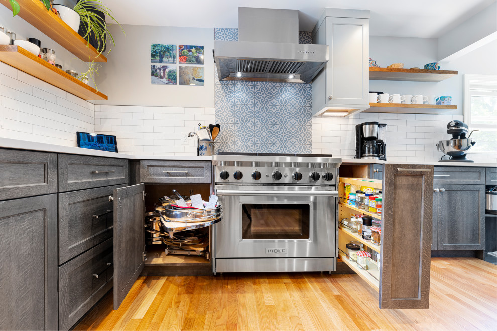 Kitchen - kitchen idea in Boston