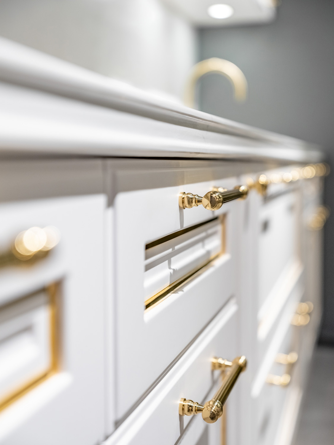 Кухня в латуни