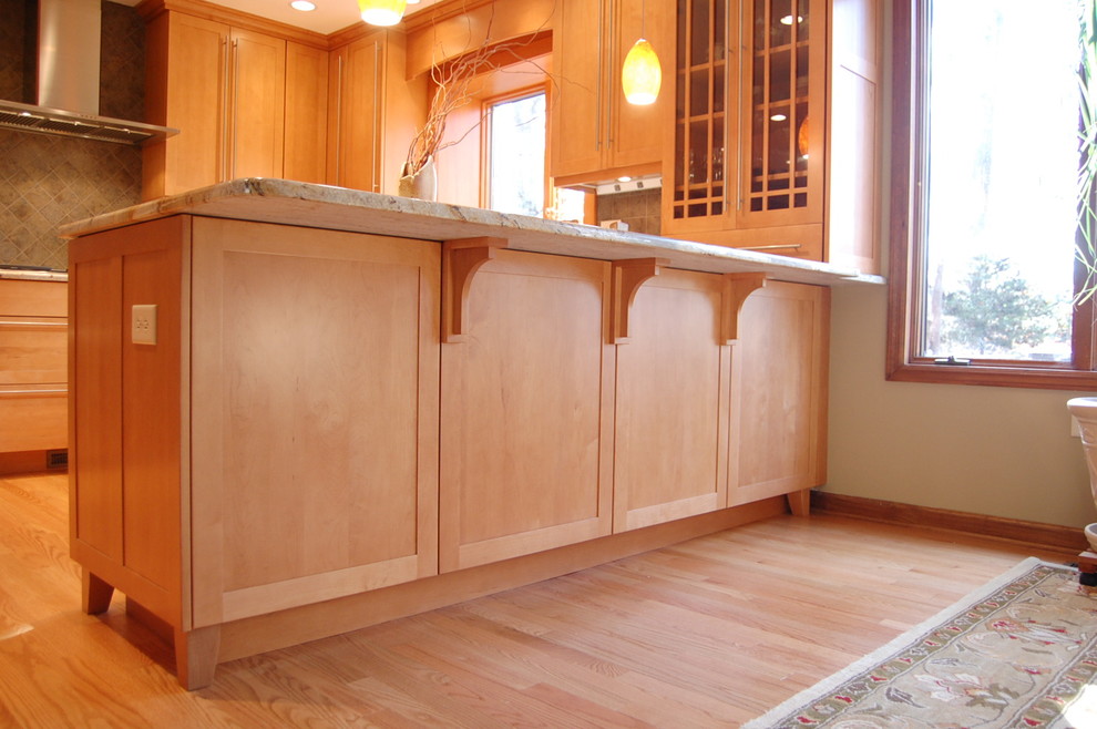 Kitchen - transitional kitchen idea in Wilmington