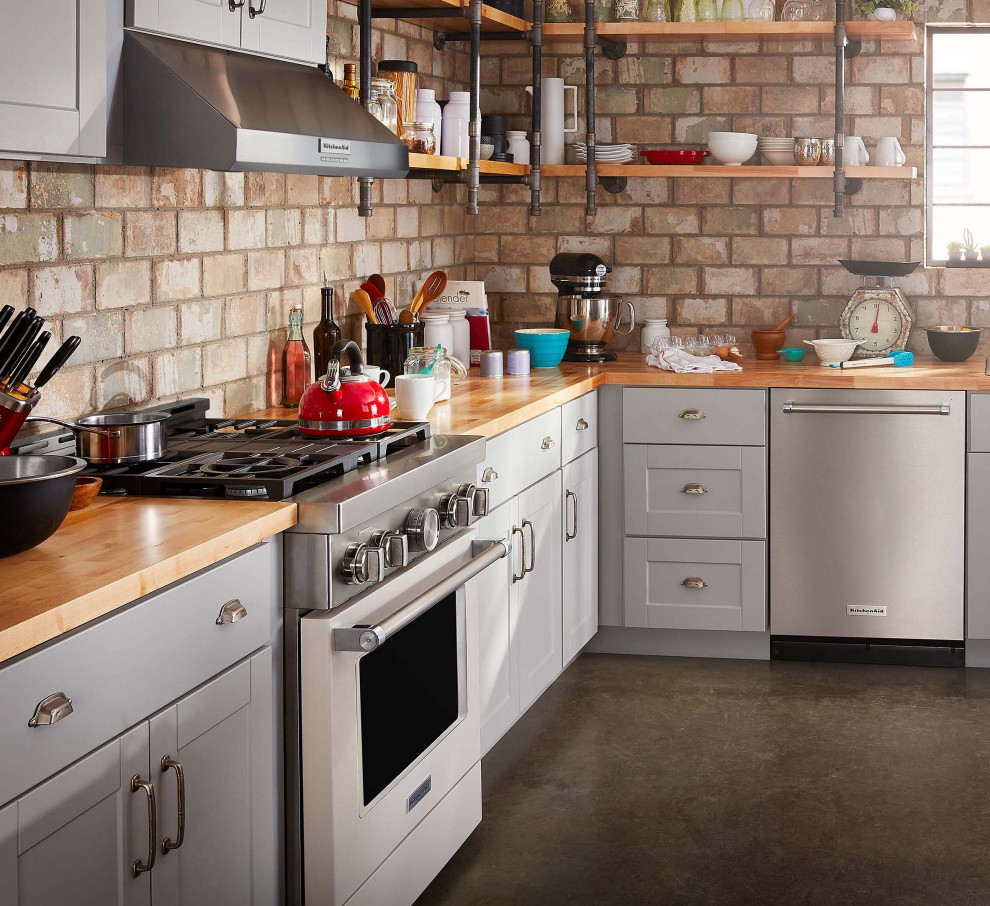 Kitchen - transitional kitchen idea