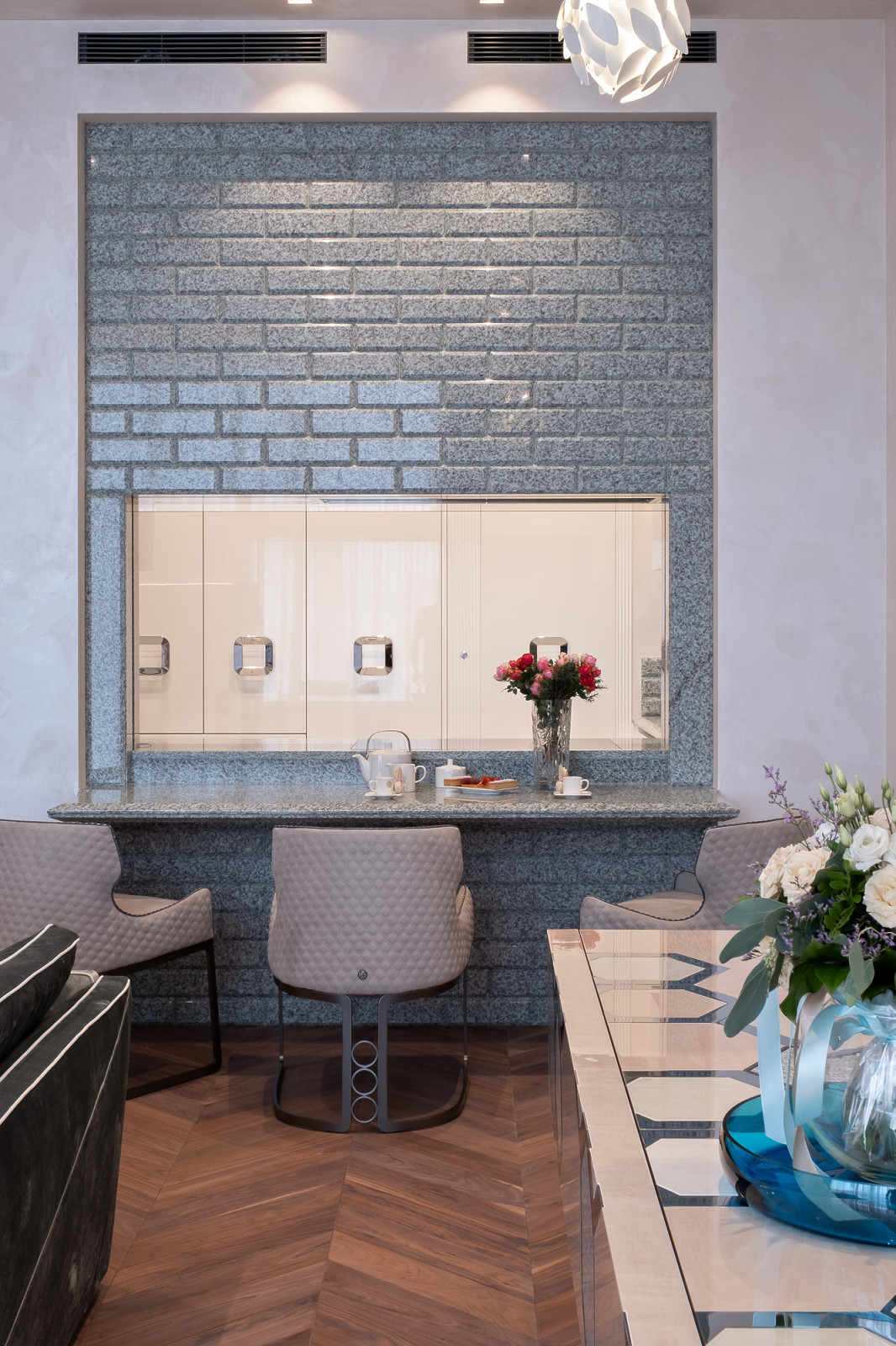 Дом на набережной