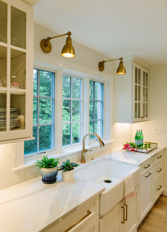 Transitional kitchen photo in DC Metro