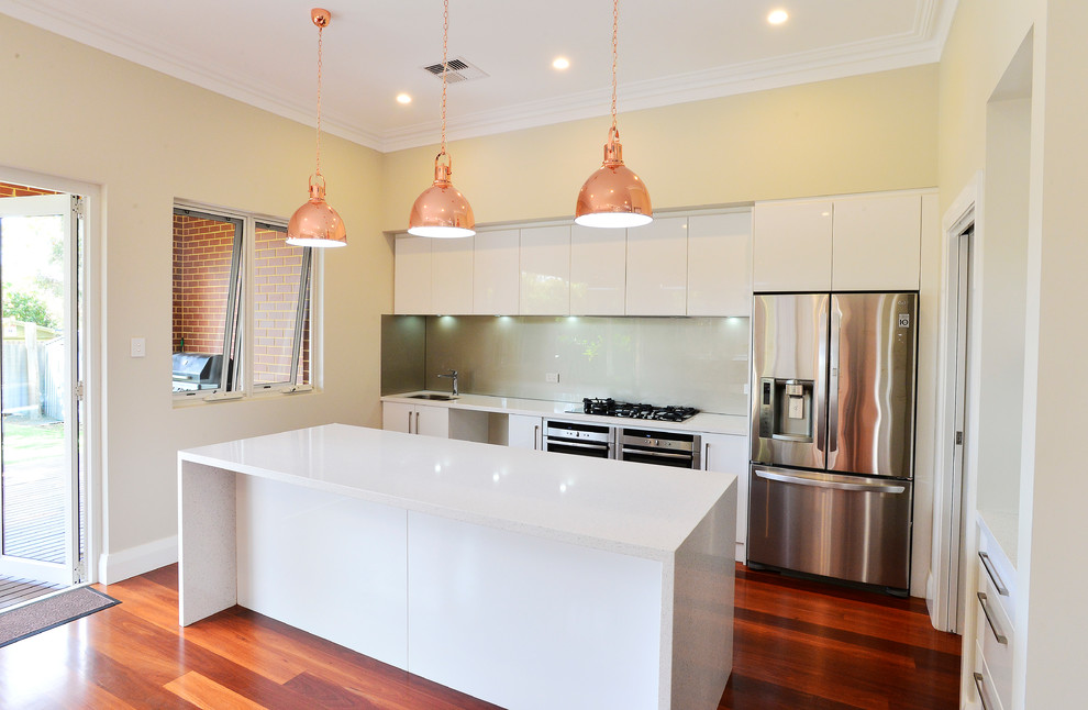 Design ideas for a traditional kitchen in Perth.