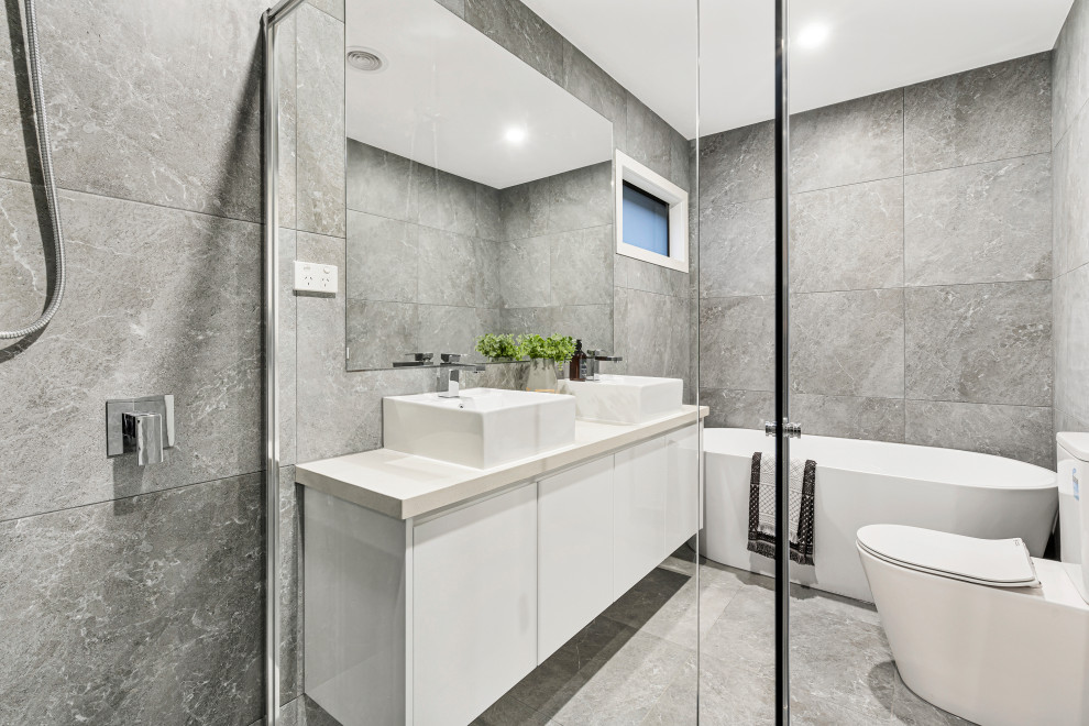 TEMPLESTOW Contemporary Bathroom Melbourne by PIRAN BUILDERS