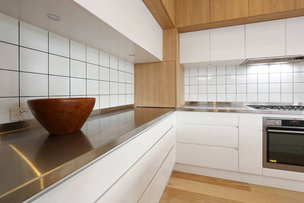 Photo of an industrial kitchen in Melbourne.