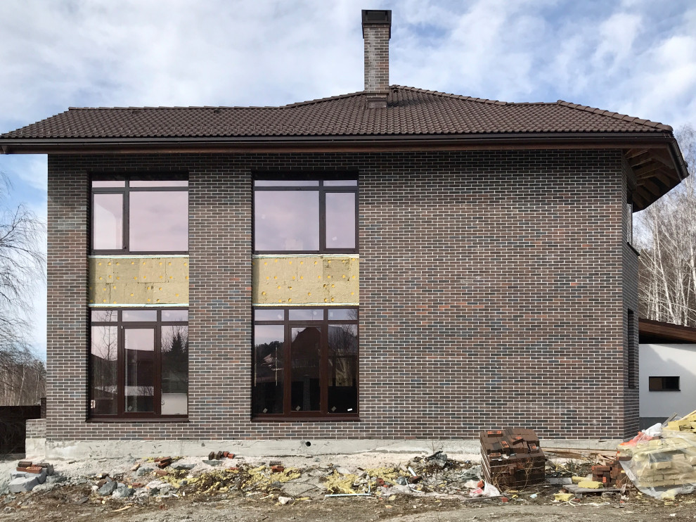 Коттедж с облицовкой кирпичом на Таватуе