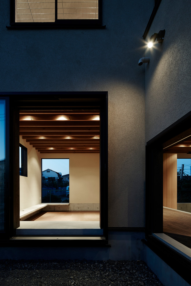 Inspiration for a modern home design remodel in Yokohama