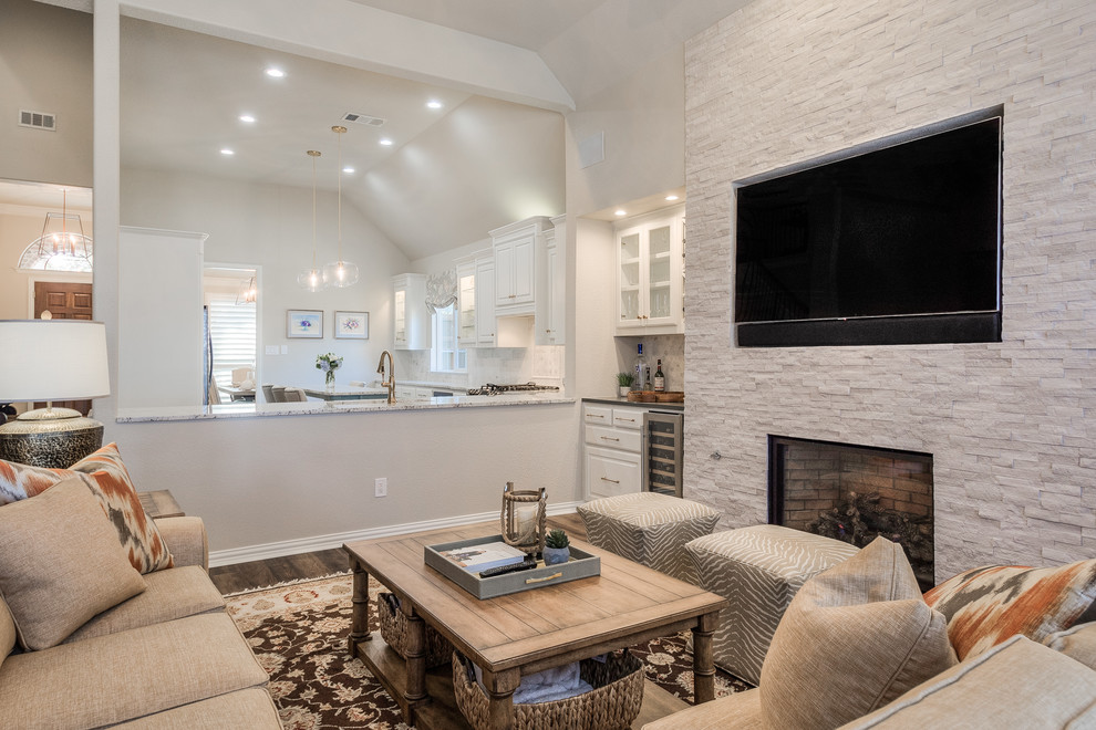 Photo of a transitional family room in Dallas.