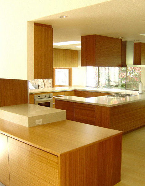 Example of a classic kitchen design in Seattle