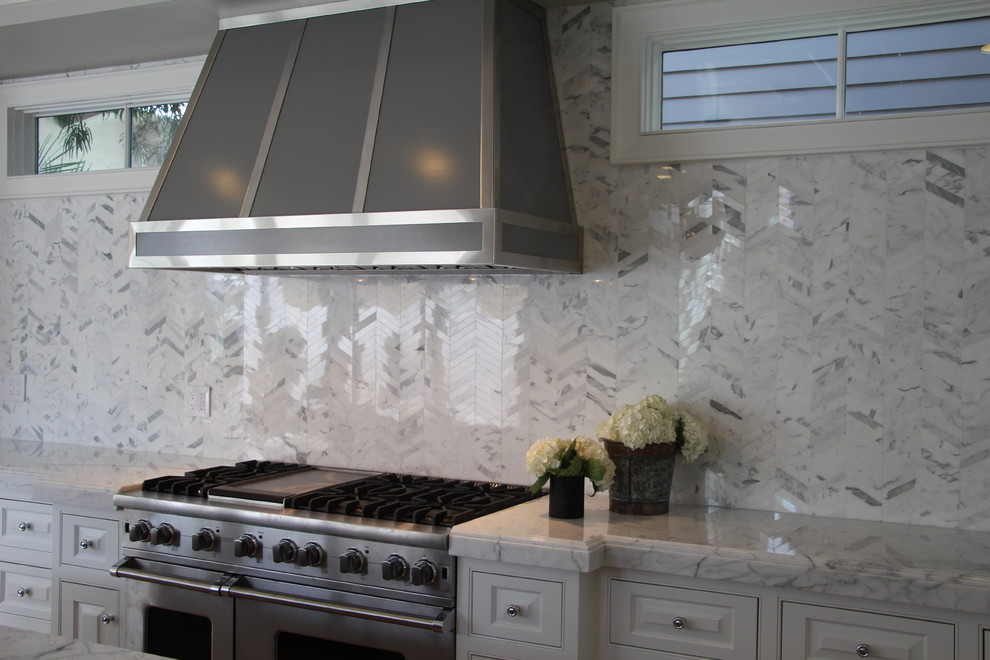 Transitional kitchen photo in Orange County