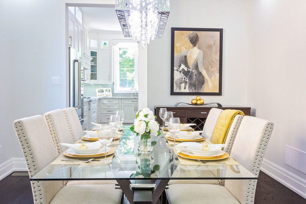 Dining room - transitional dining room idea in Toronto