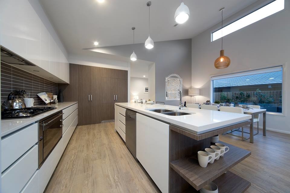 This is an example of a modern kitchen in Canberra - Queanbeyan.