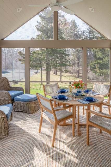 Beach House, Cape Cod MA. costero-porche