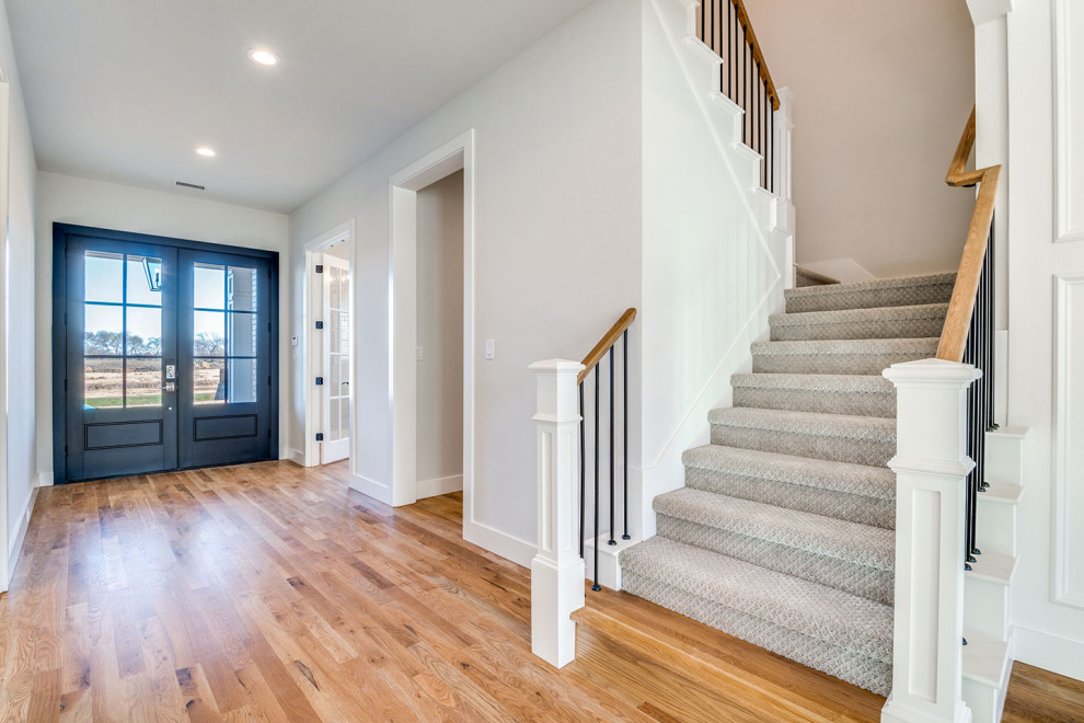 Entryway - transitional entryway idea in Dallas