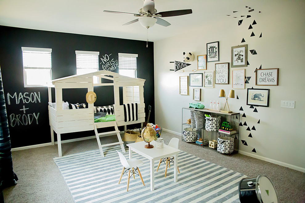 Transitional home design photo in Phoenix
