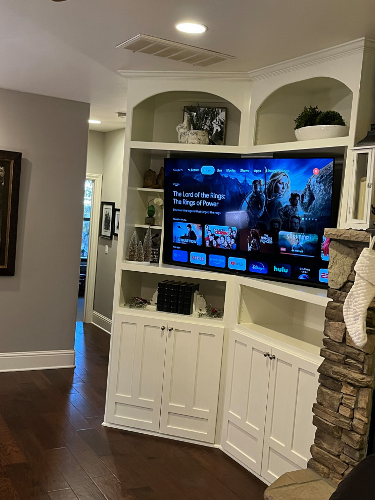 Entertainment center